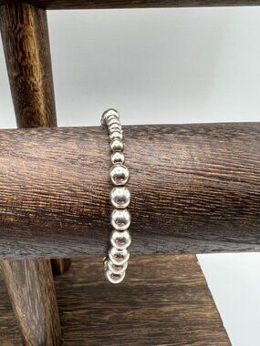 Silver Beaded Stretch Bracelet Elegant Minimalist Jewelry Unisex Design Sturdy E